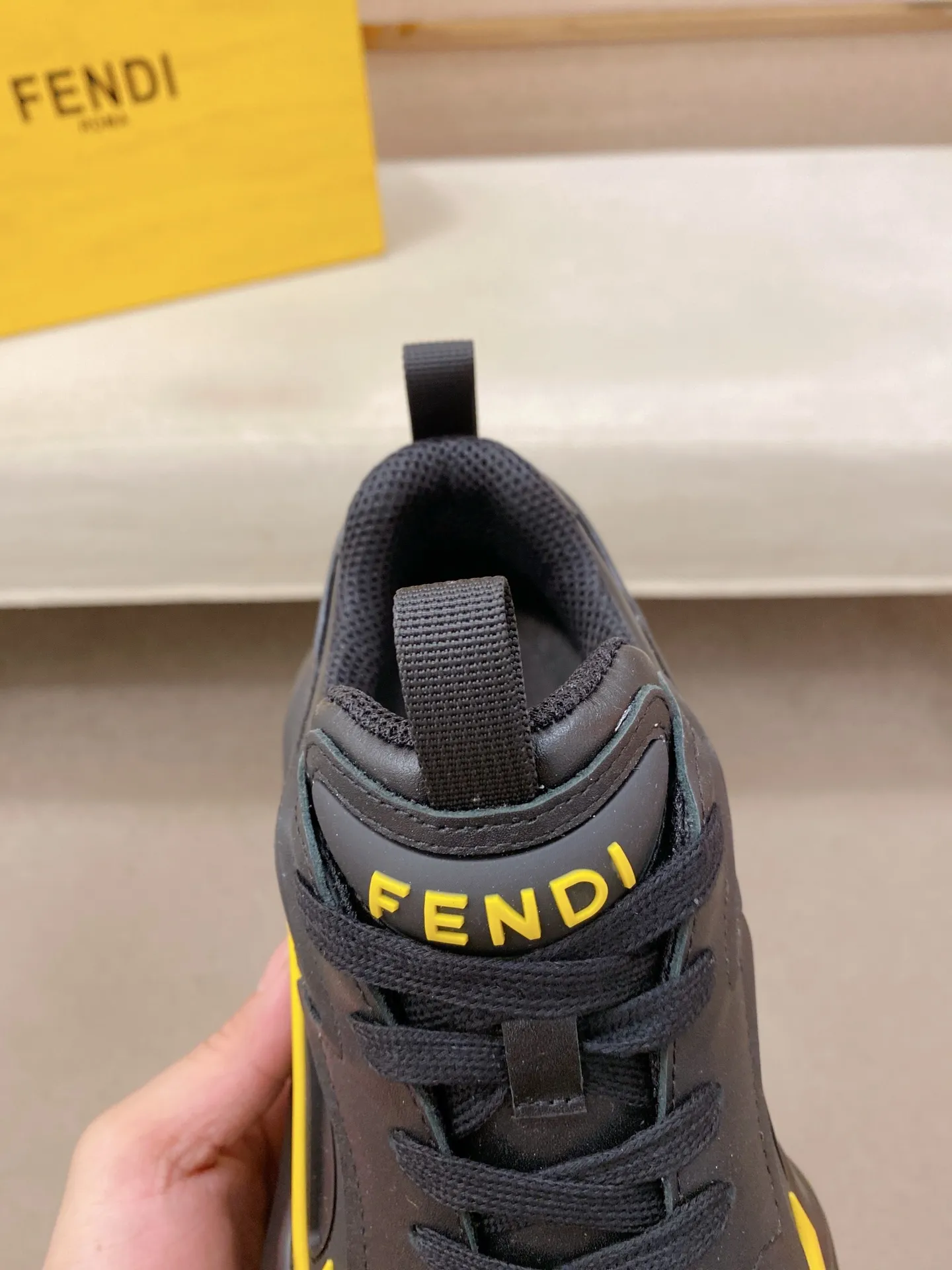 Factory price 580💰 FENDI new model (Fendi) official website 1:1 copy 👊🏻Upper 🇮🇹Imported cowhide🇩🇪Inside imported breathable mesh lining. The original outsole is molded to reflect the identity of every man, and the upper foot is elegant and stable🚶🏻🚶🏻The high-end custom counter original replica📯The shoe last remains unchanged regardless of wind and rain, and can withstand the verification of time🔍️,🔵 Size: 39-45. Can be customized 38-46 non-refundable and non-exchangeable!